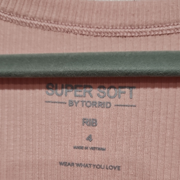 Torrid Pink Sleeveless Tank Top - Picture 2 of 4